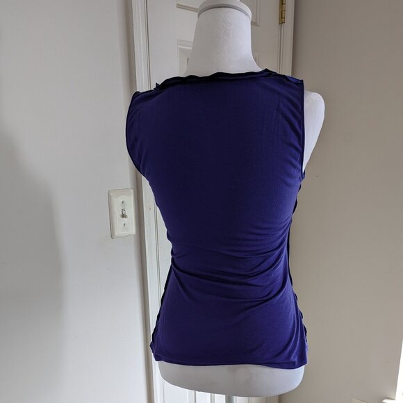 Tahari sleeveless satiny top- Size XS Great Condition - Picture 2 of 12